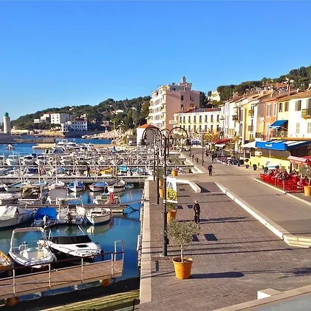 Le 180° Cassis